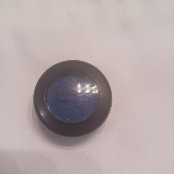 MAC IN THE SHADOWS eyeshadow Color Frost - Picture 2 of 4